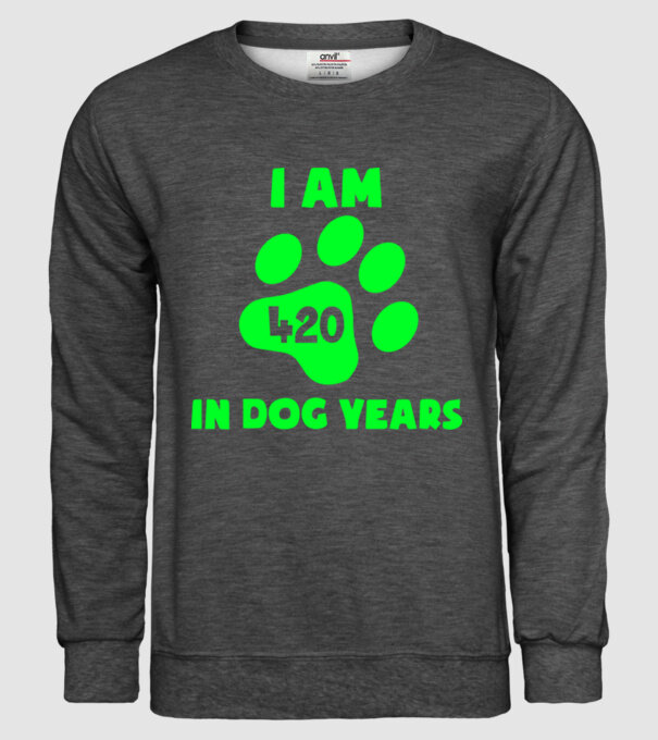 Dog Year - 420 model gri închis pe tricou