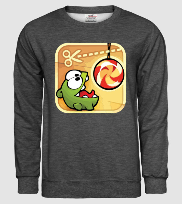 model gri închis pe tricou