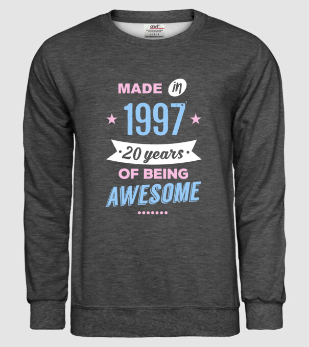 Made in - 1997 model gri închis pe tricou