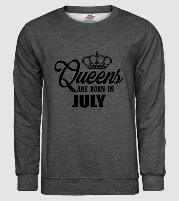 Queens are born in - July model gri închis pe tricou