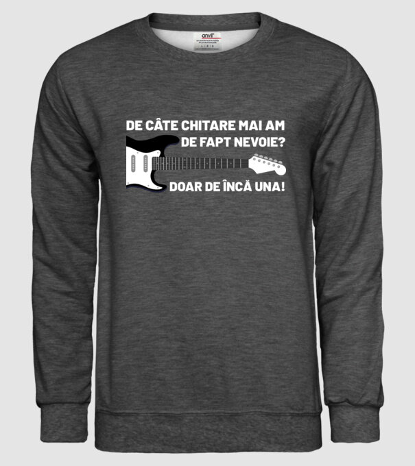 De câte chitare mai am de fapt nevoie? Doar de încă una model gri închis pe tricou
