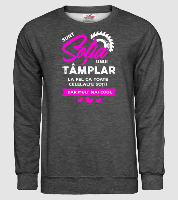 sunt soția unui tâmplar, la fel ca toate celelalte soții, dar mult mai cool model gri închis pe tricou