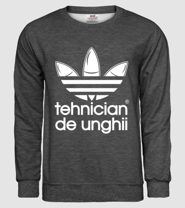 tehnician de unghii model gri închis pe tricou