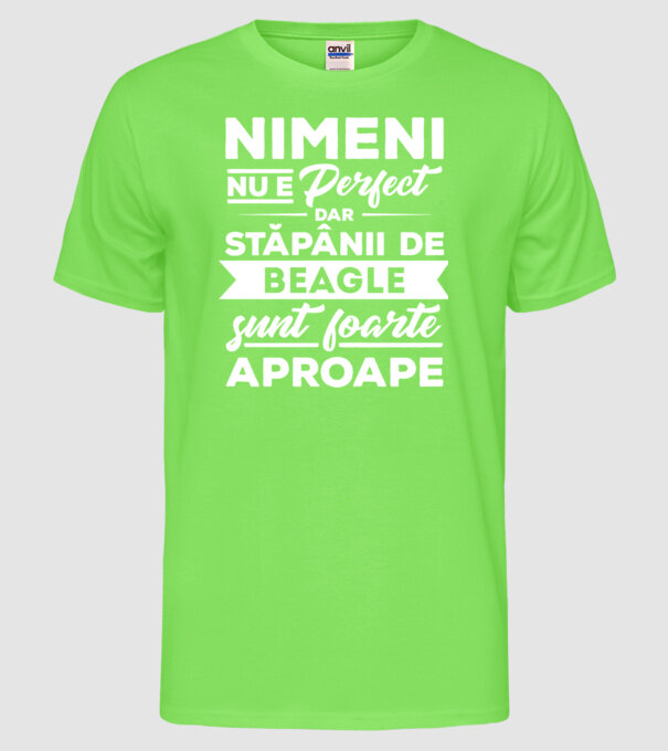 nimeni nu e perfect, dar stăpânii de beagle sunt foarte aproape model verde neon pe tricou