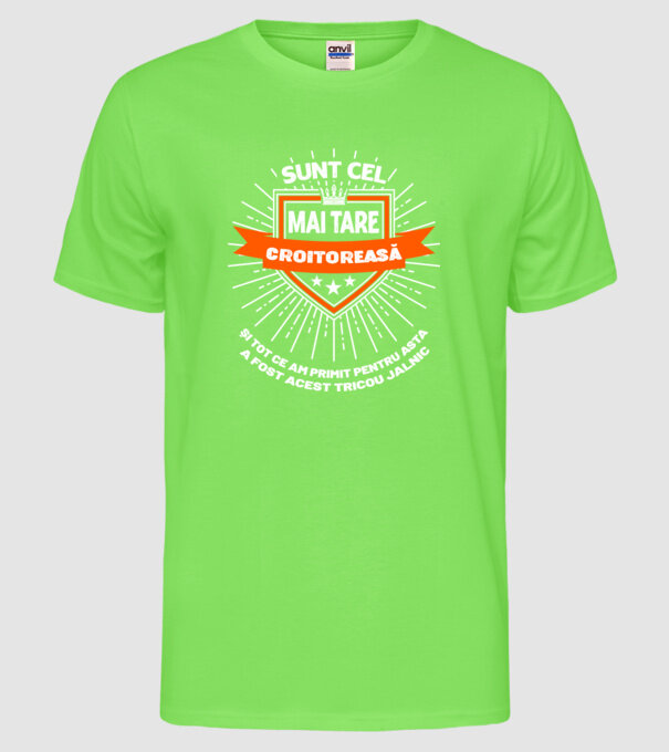 Sunt cea mai tare croitoreasă și tot ce am primit pentru asta a fost acest tricou jalnic model verde neon pe tricou