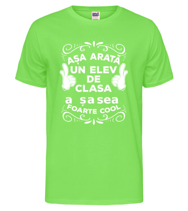  model  pe tricou