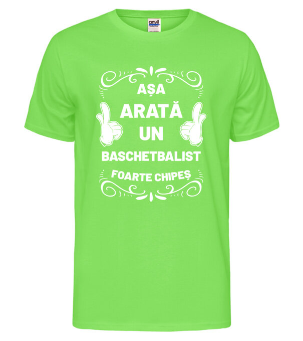  model  pe tricou