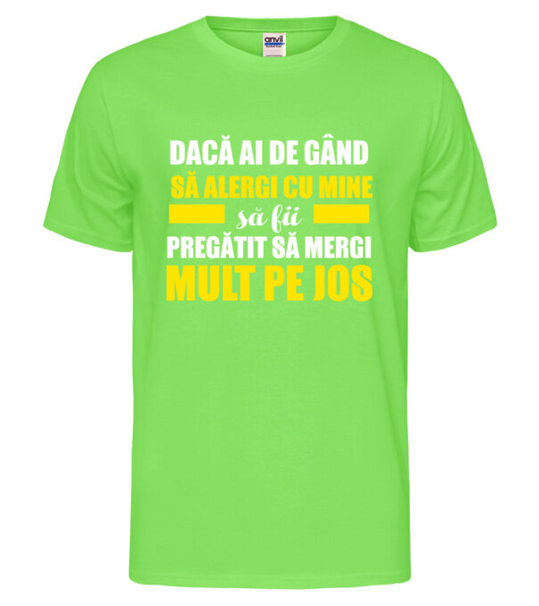  model  pe tricou