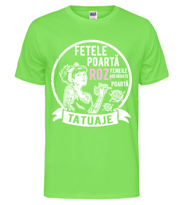  model  pe tricou