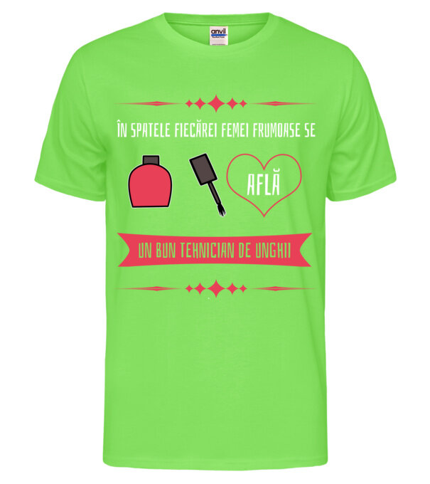 model  pe tricou