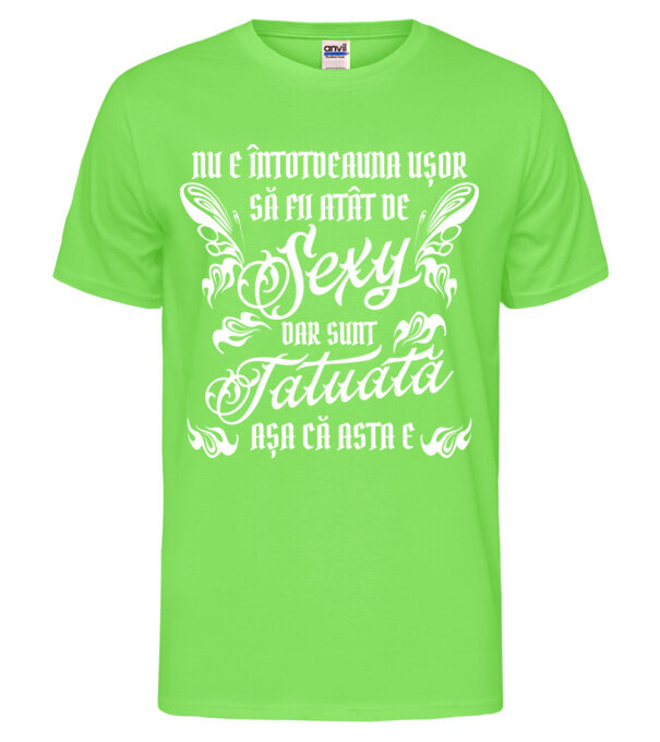  model  pe tricou