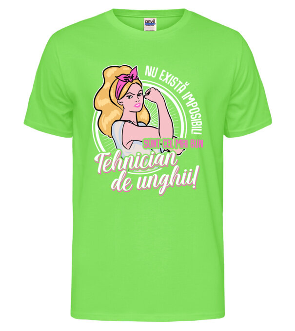  model  pe tricou
