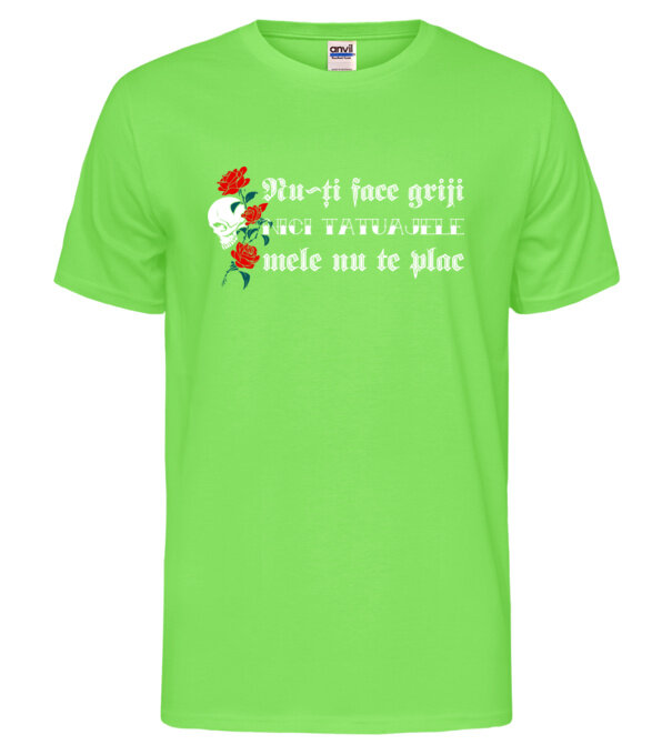  model  pe tricou