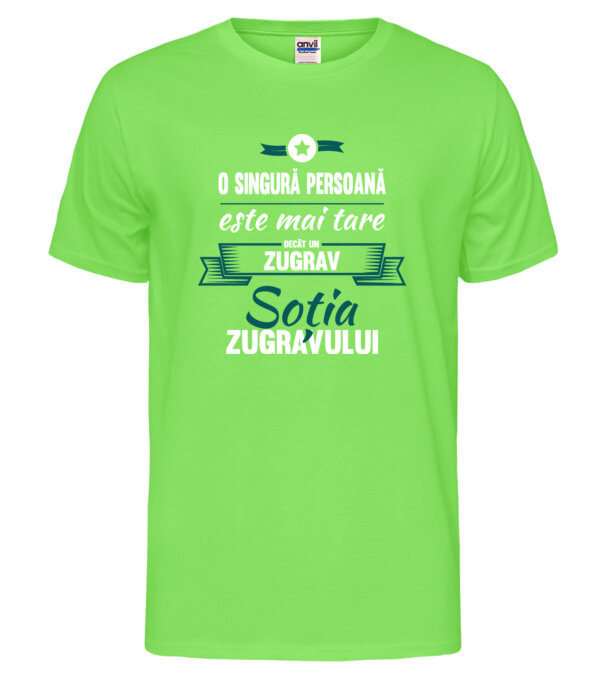  model  pe tricou