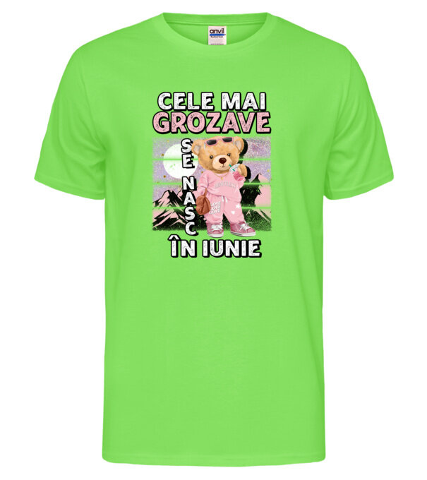  model  pe tricou