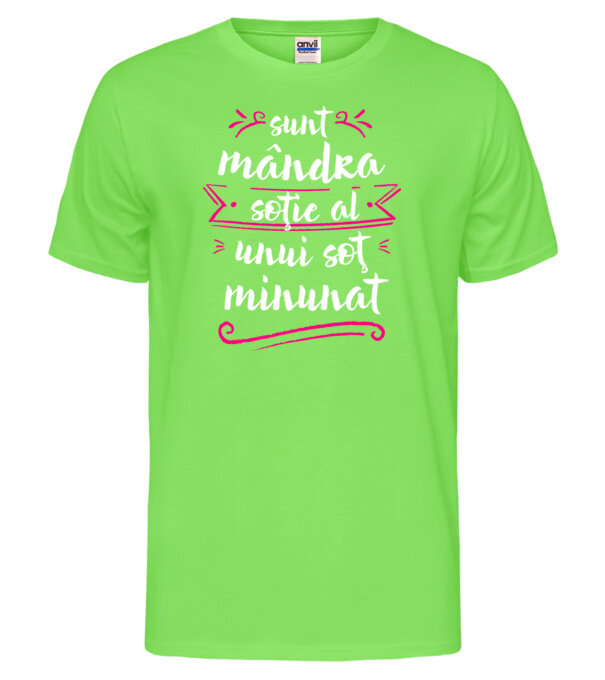  model  pe tricou