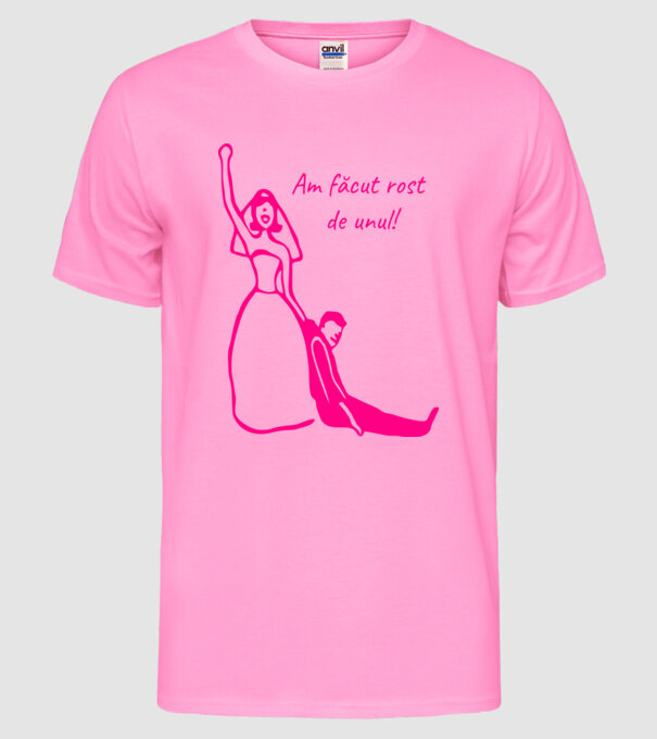 Am făcut rost de unul model roz neon pe tricou