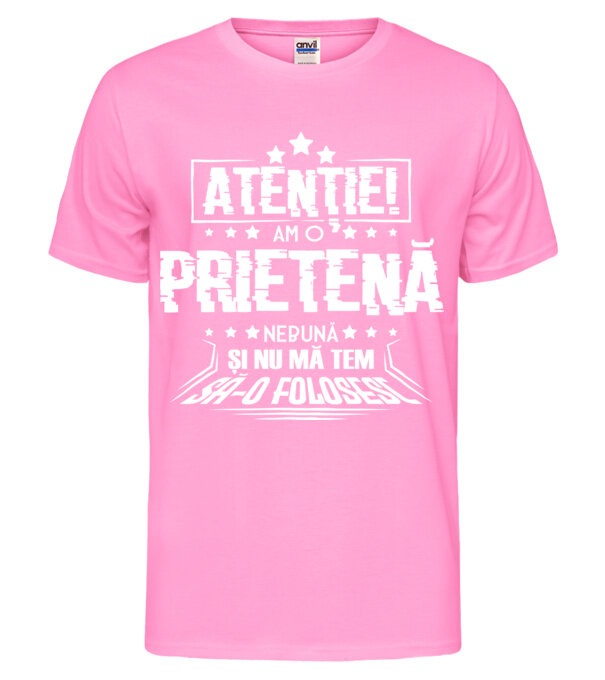  model  pe tricou
