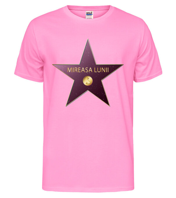  model  pe tricou