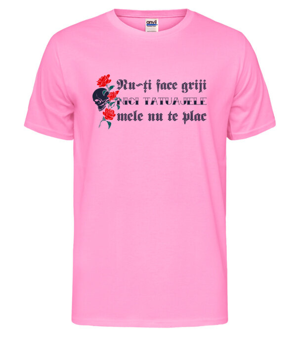  model  pe tricou