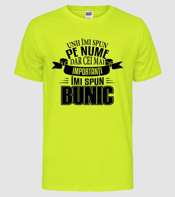 Unii îmi spun pe nume, dar cei mai importanți îmi spun bunic model galben neon pe tricou