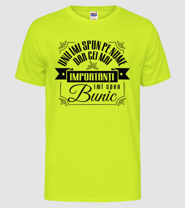 Unii îmi spun pe nume, dar cei mai importanți îmi spun bunic model galben neon pe tricou