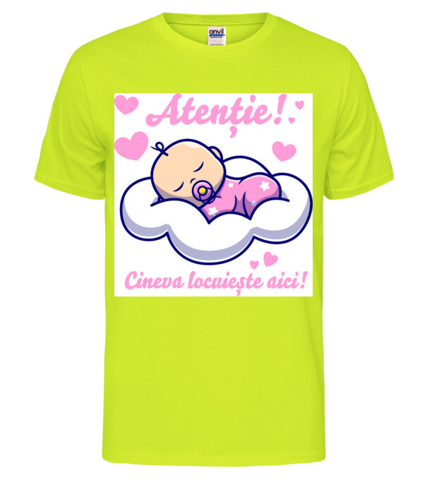  model  pe tricou