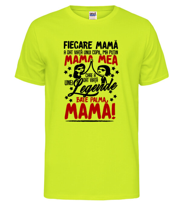  model  pe tricou
