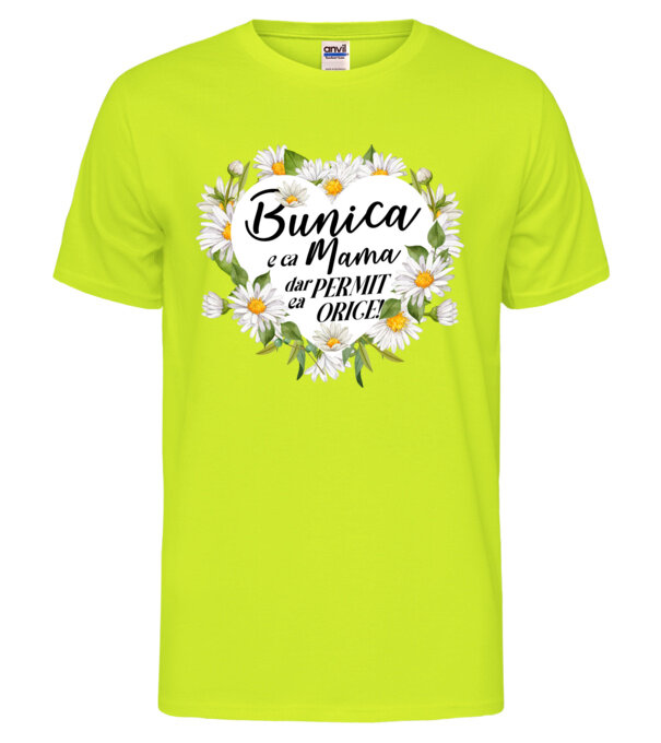  model  pe tricou