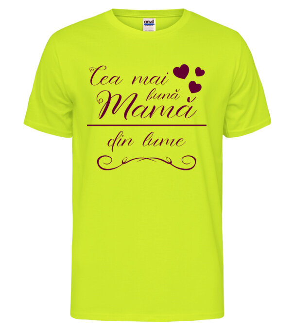  model  pe tricou