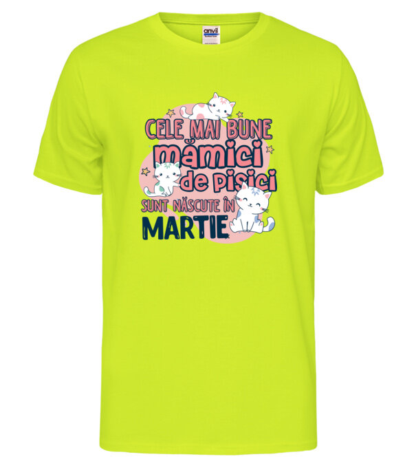  model  pe tricou