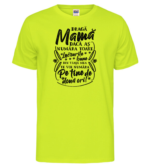  model  pe tricou