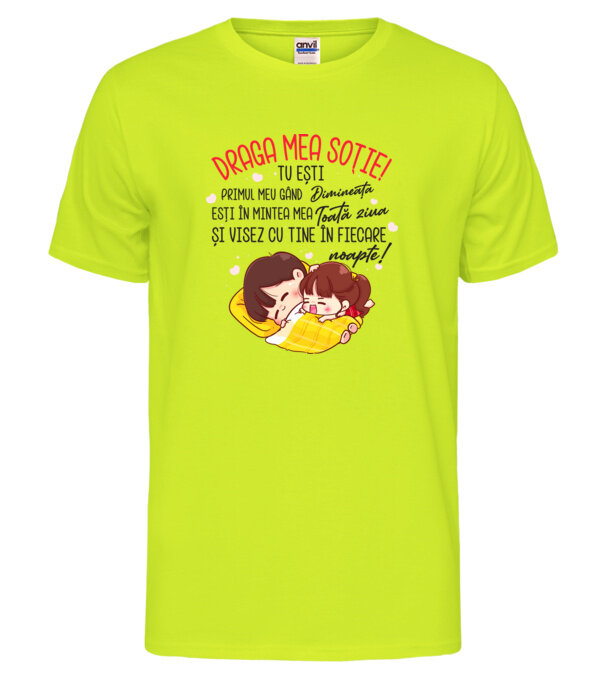  model  pe tricou