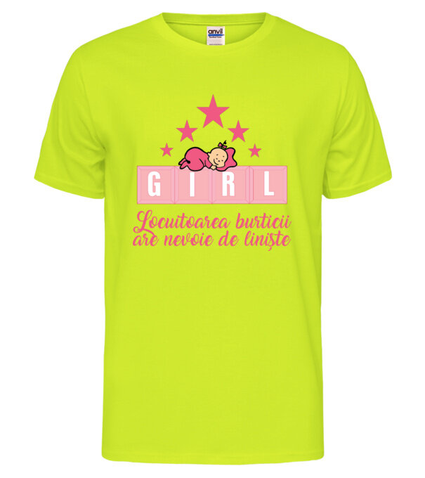  model  pe tricou