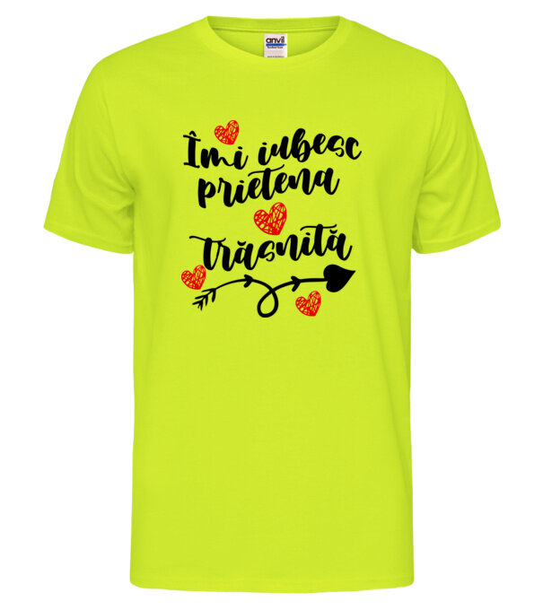  model  pe tricou