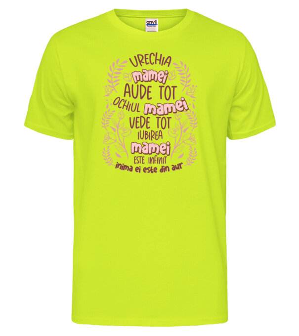  model  pe tricou