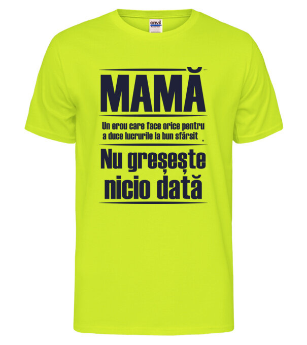  model  pe tricou