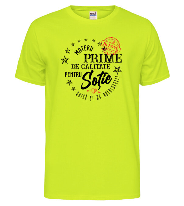  model  pe tricou