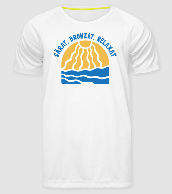 Sărat, bronzat, relaxat model alb pe tricou