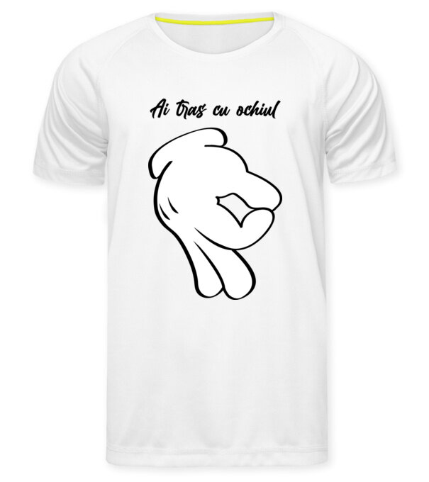  model  pe tricou