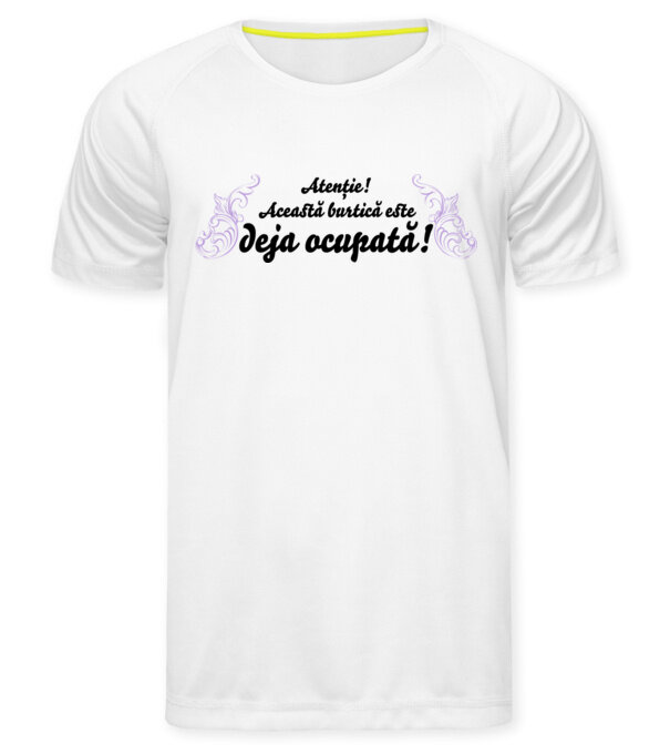  model  pe tricou