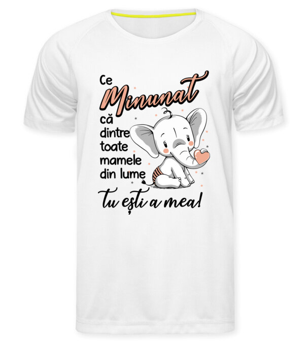 model  pe tricou