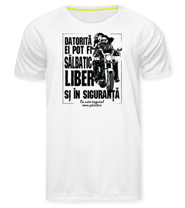  model  pe tricou