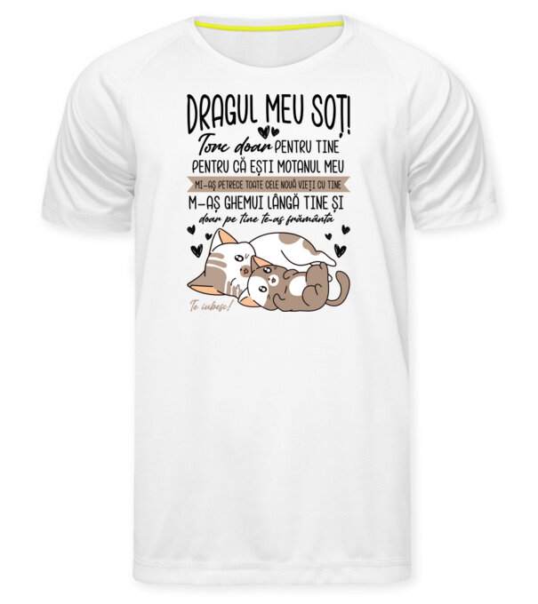  model  pe tricou