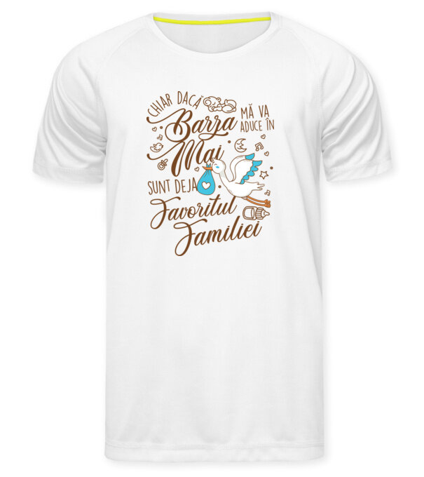  model  pe tricou