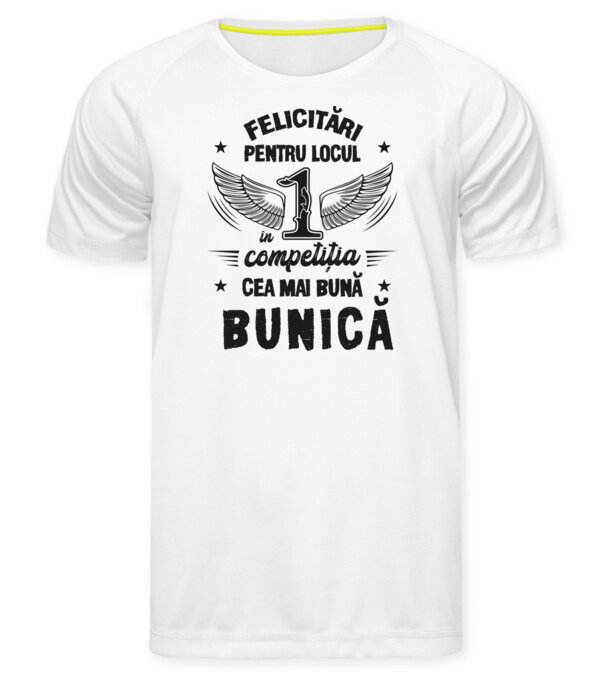  model  pe tricou