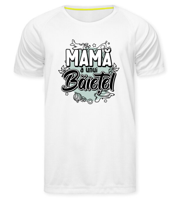  model  pe tricou