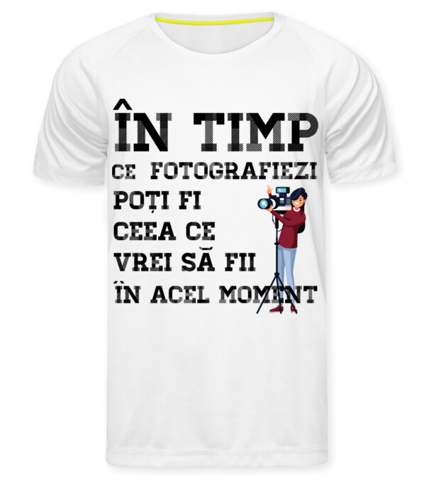  model  pe tricou