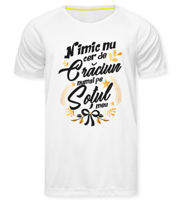  model  pe tricou