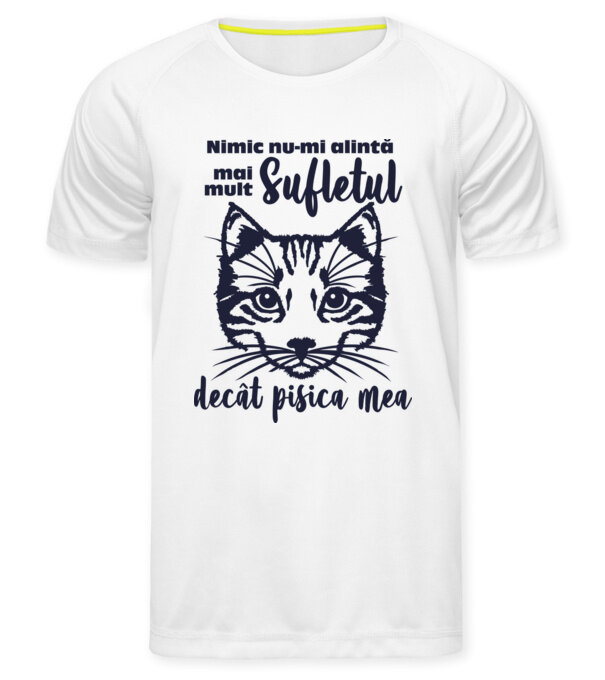  model  pe tricou